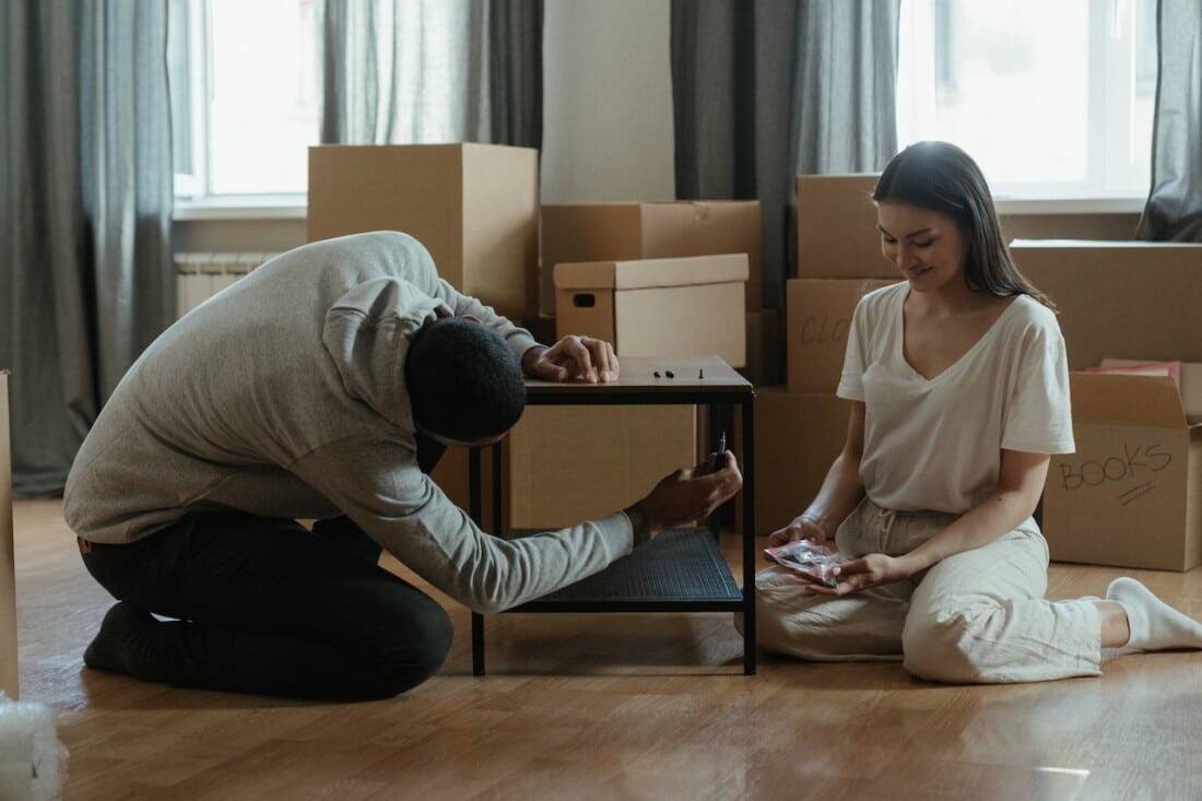 Picture of a couple getting ready for moving to New Brunswick