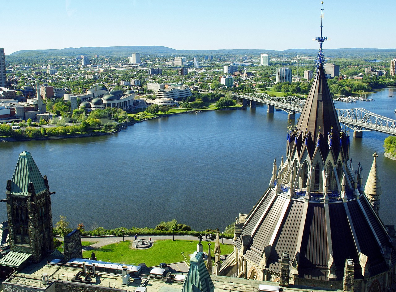 aerial shot of river Ottawa and the city