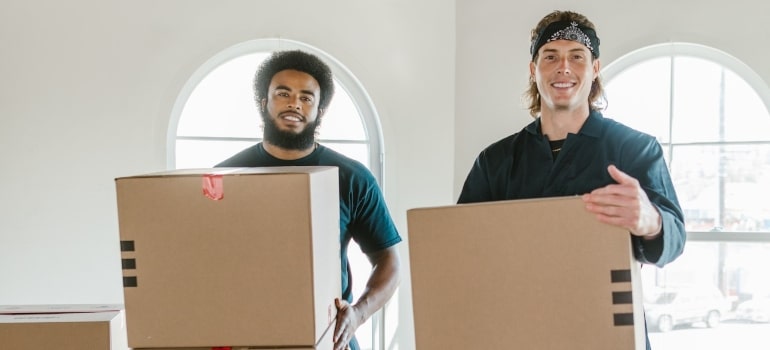 Professional movers helping you when moving from Toronto to New Jersey